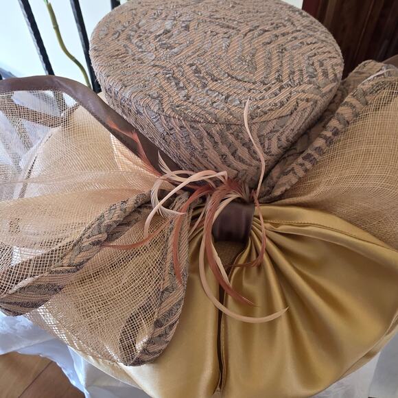 NWT Elite Champagne massive brim summer/derby‎ hat, burlap, ribbon bows main image 6